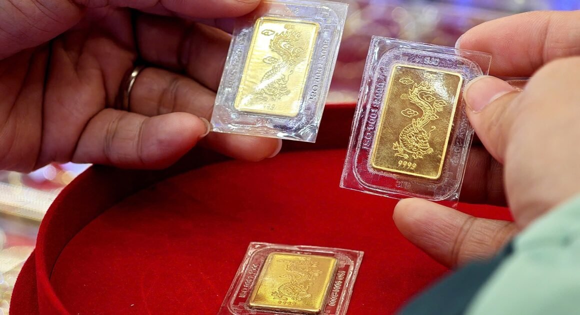 CẬP NHẬT: VÀNG GIẢM GIÁ, NGƯỜI MUA THỜI ĐIỂM CAO LÃI ĐẦU 8 TRIỆU ĐỒNG/LƯỢNG