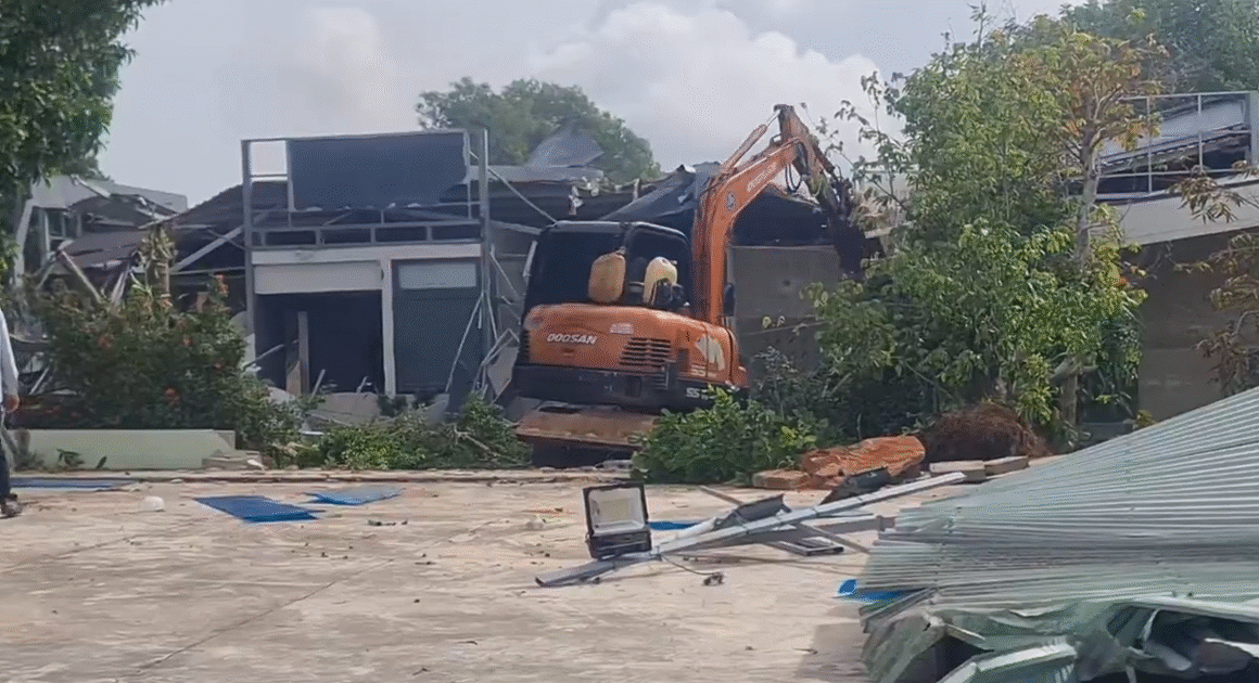 HÀNH ĐỘNG CƯỠNG CHẾ ĐÁNG CHOANG NGỢP TẠI MŨI NÉ: HƠN 6 HA ĐẤT CÔNG BỊ TRẢ LẠI CHO NHÀ NƯỚC!