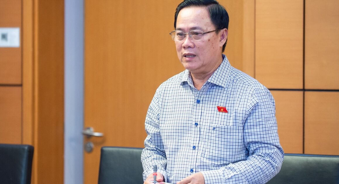 BẠN ĐÃ BIẾT TẠI SAO HÀNG NGHÌN SINH VIÊN RA TRƯỜNG KHÔNG CÓ VIỆC?