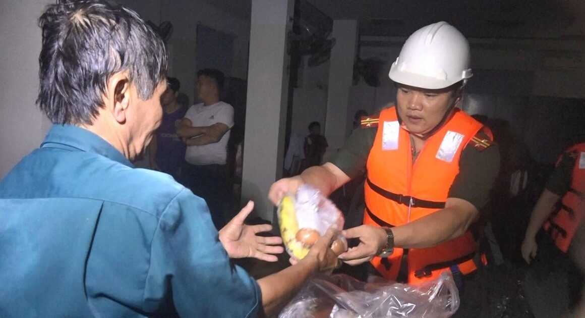 HÀNH ĐỘNG CỦA NHỮNG TRẺ GIA LAI GIỮA MÙA LŨ CHO THẤY MỆNH LỰC PHỤC VỤ CỦA TÌNH NGHIỆP VÀ ĐOÀN KẾT