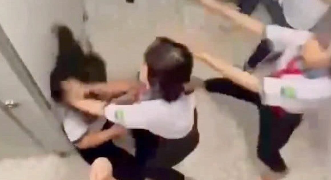 BẠO LỰC HỌC ĐƯỜNG NGÀY CÀNG PHỔ BIẾN: BẠN ĐÃ BIẾT ĐỦ ĐỂ BẢO VỆ CON CHƯA?