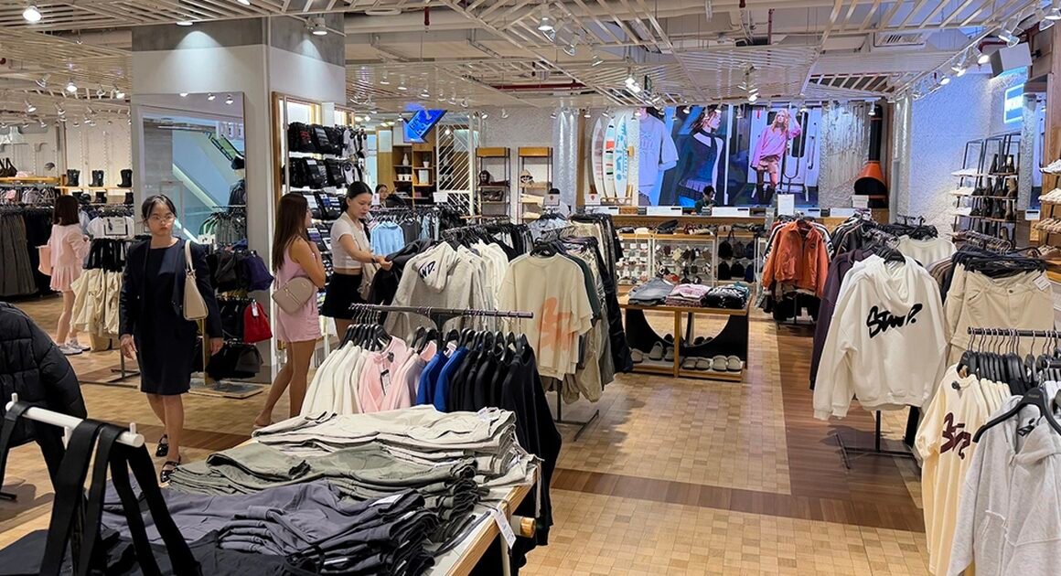 TẠI SAO CỬA HÀNG GIẢM GIÁ ĐẾN 70% NHƯNG KHÁCH CHỈ ĐẾN XEM RỒI ĐI THƯỜNG ĐẾN THỬ?