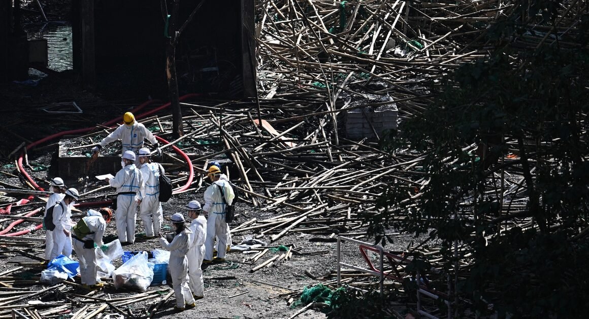 KHẨN CẤP: NHIỀU THI THỂ NẠN NHÂN CHÁY CHUNG CƯ HOĂNG PHÚC UYỂN ĐƯỢC TÌM THẤY, BÊN TRONG BỊ TÀN PHÁ NHIỀU NẶC!