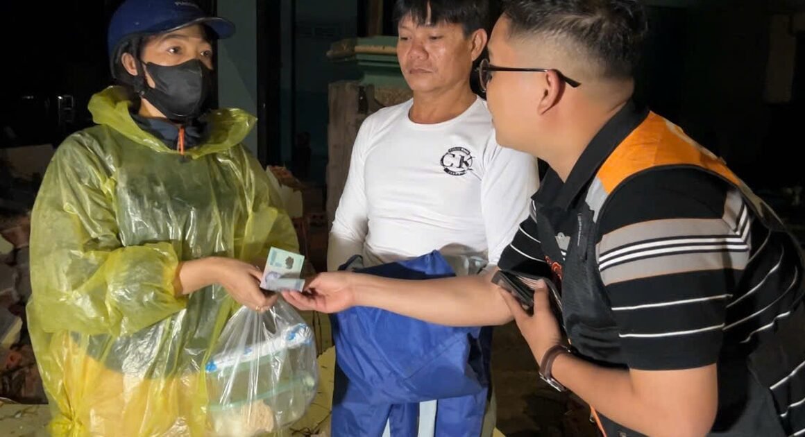 CHUYẾN ĐI ĐẾN VÙNG RỖI RÁC, NƠI MÙI BÙN NON, ẨM MỐC VÀ LẠNH BUỐT ĐÁNG GHÊ RỢN LUÔN THEO SUỐT MỒI CỦA NGƯỜI PHÓNG VIÊN.