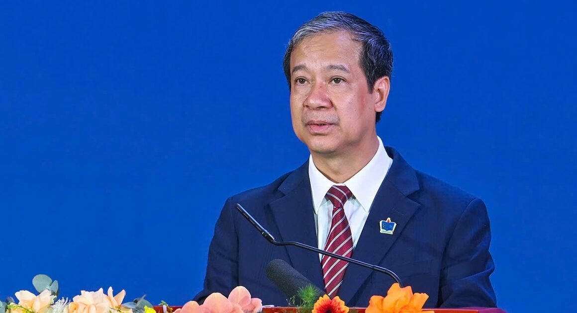 NHÀ GIÁO CẦN TRI ÂN XÃ HỘI VÀ XỨNG ĐÁNG VỚI NIỀM TIN, KỲ VỌNG CỦA NHÂN DÂN!