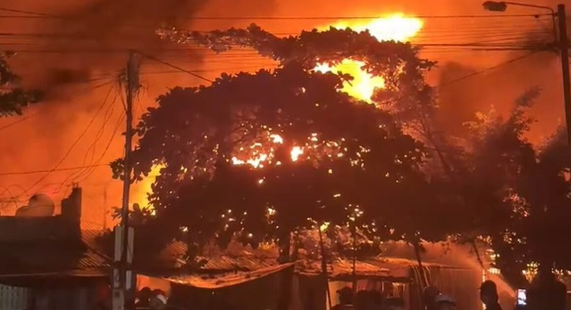 CHIẾC CHÁY KINH HOÀNG TẠI CHỢ BÌNH DƯƠNG GÂY THIỆT HẠI HÀNG CHỤC KI ỐT VÀ HÀNG HÓA, GÂY NGHI VẤN VỀ NGUYÊN NHÂN TRƯỚC ĐÊM 4.11!