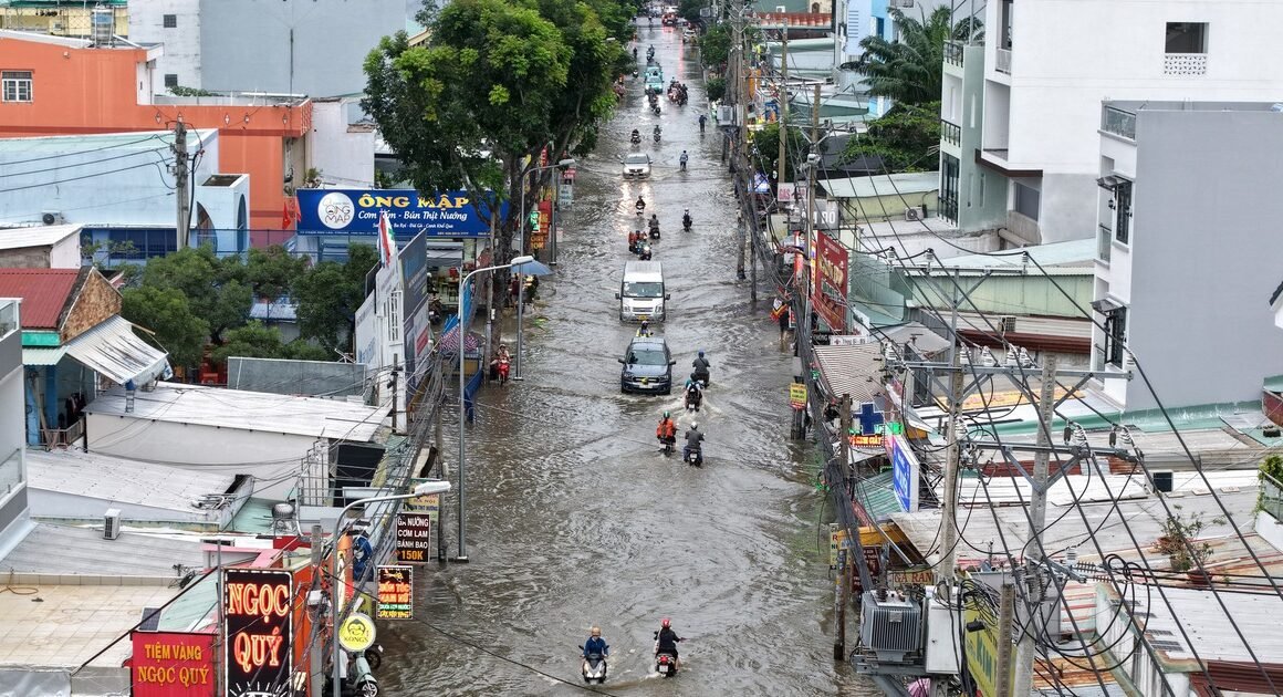 TRIỀU CƯỜNG KỶ LỤC, KHU NAM TP.HCM ĐANG NGHIÊNG NGƯỜI!