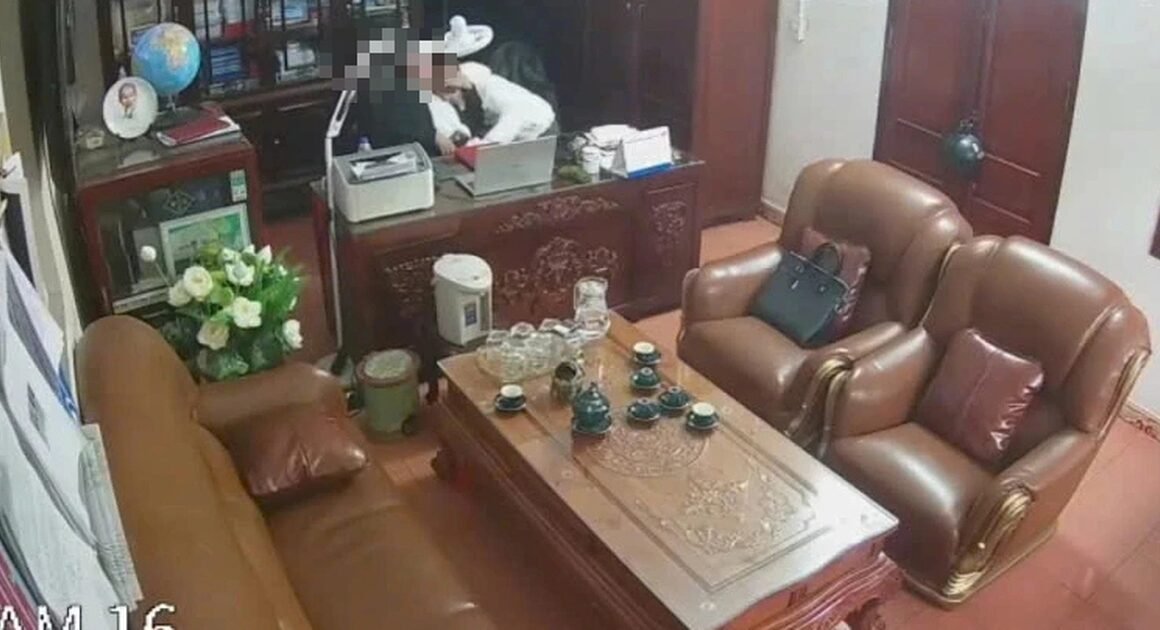 HAI CÁN BỘ LÃNH ĐẠO TRƯỜNG THPT TRÊN ĐỊA BÀN XÃ HẢI HẬU BỊ BÁO MỨC KHÁC NGHING, TÌM RÕ THÔNG TIN VỤ VIỆC  