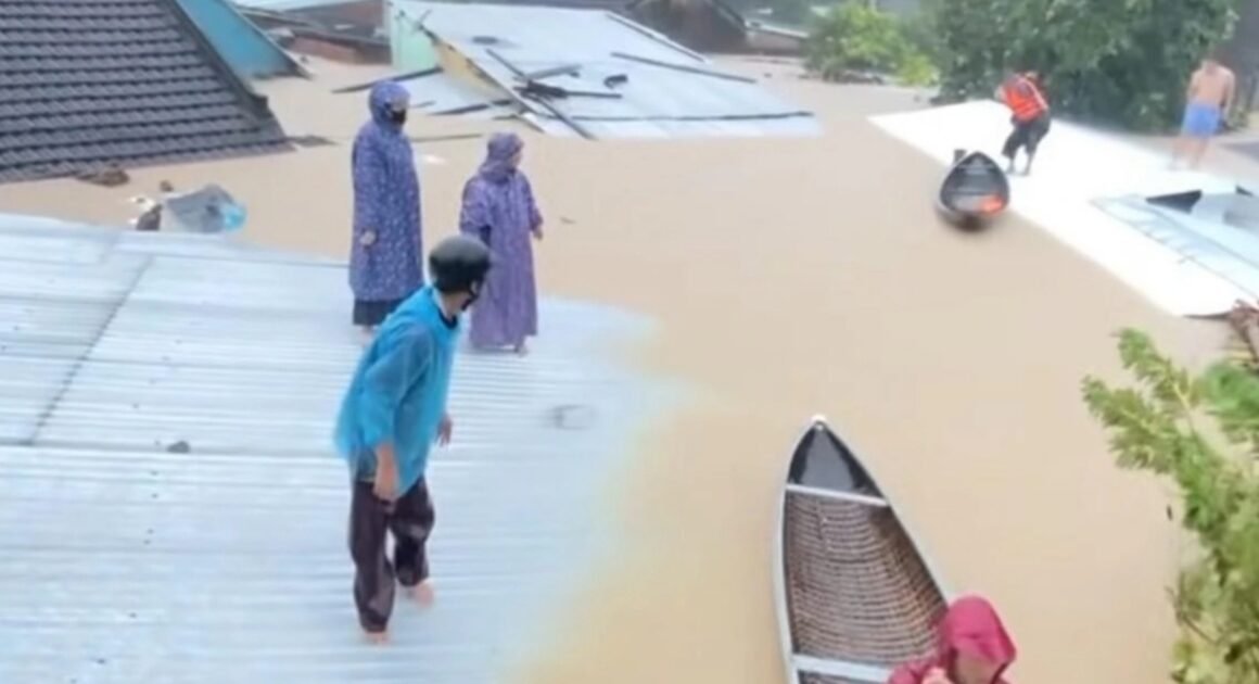 CẦU CỨU GẤP: CẬP NHẬT MỚI NHẤT VỀ CUỘC SỐNG KHÓ KHĂN CỦA NGƯỜI DÂN VÙNG LŨ PHÚ YÊN VÀ KHÁNH HÒA