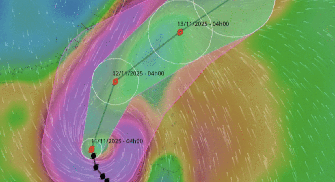 BÃO SỐ 14 GIẢM CƯỜNG, ĐỔI HƯỚNG VẬN CHUYỂN, BẤT NGỜ THEO GƯƠNG TĂNG GIẢM KHÁNG CHIẾU TRÊN BIỂN ĐÔNG!