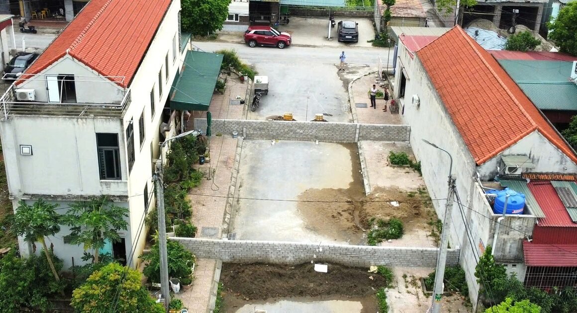 KHÁM PHÁ BÊN TRONG VỤ XÂY DỰNG TƯỜNG RÀO NGẤN NGƯỢC ĐƯỜNG GIAO THÔNG Ở NGA SƠN!