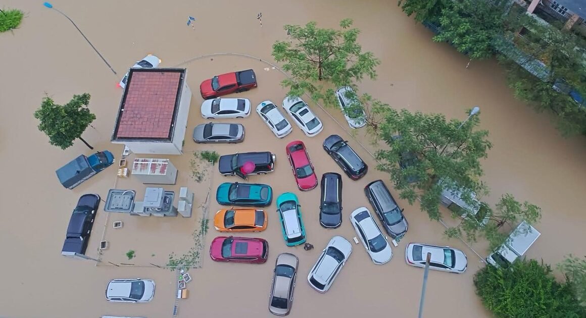 KHÁNH HÒA NGẬP SÂU, NƯỚC SÔNG DINH VƯỢT NÓC LỊCH SỬ 1986, NGƯỜI DÂN KÍN KÊN KÊU CỨU GIẢI CỨU!