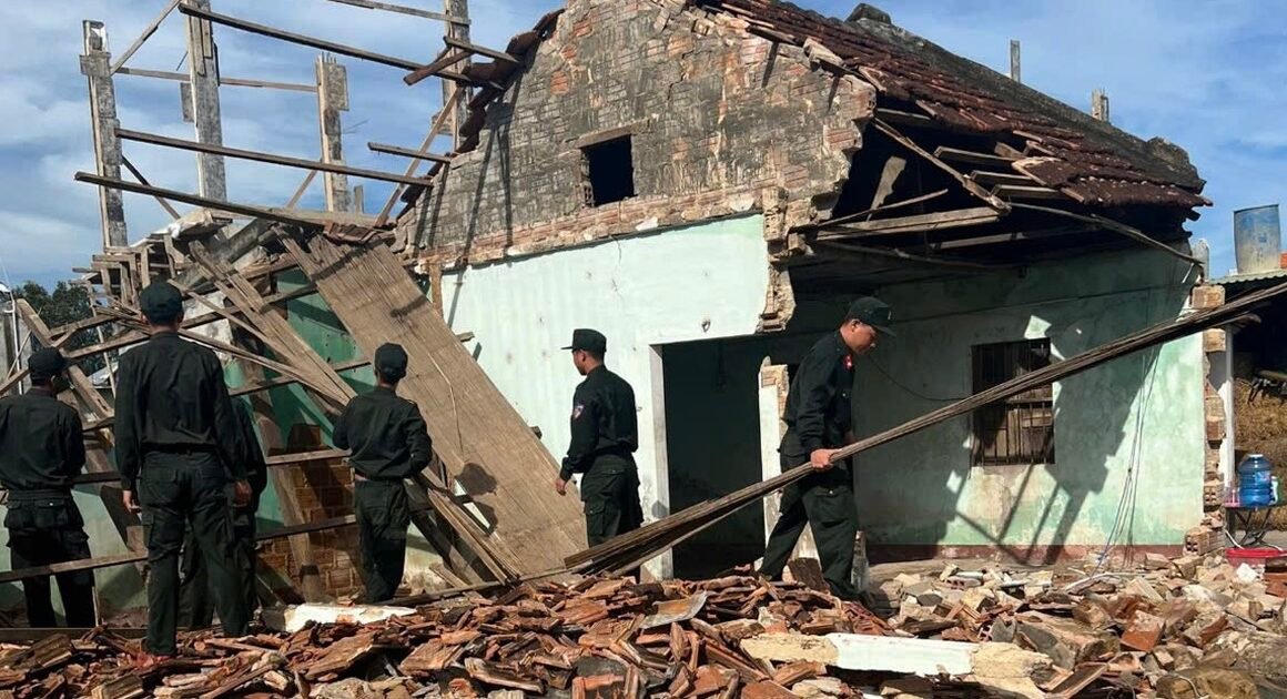 KHĂN KHÓI BÃO SỐ 15 ĐANG TỪ VÙNG NGOÀI KHƠI PHILIPPINES SẼ GÂY NÊN NGHI VẤN LỚN TRONG NHƯNG NGÀY CUỐI THÁNG 11?