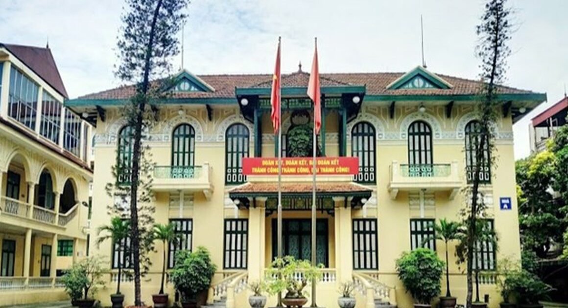 BẠN ĐÃ BIẾT TIN NÀY CHƯA? BAN THƯỜNG TRỰC ỦY BAN TRUNG ƯƠNG MẶT TRẬN KHÔNG TIẾP KHÁCH, NHẬN HOA CHÚC MỪNG KỶ NIỆM 95 NĂM!