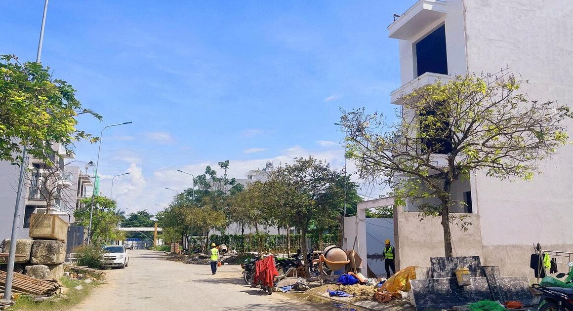 TẮC ĐẦU VÀO ĐỊNH GIÁ ĐẤT: NGUYÊN NHÂN AI ĐANG GIỮ CHÂN NHIỀU DỰ ÁN CHƯA ĐƯỢC GIẢI PHÓNG?