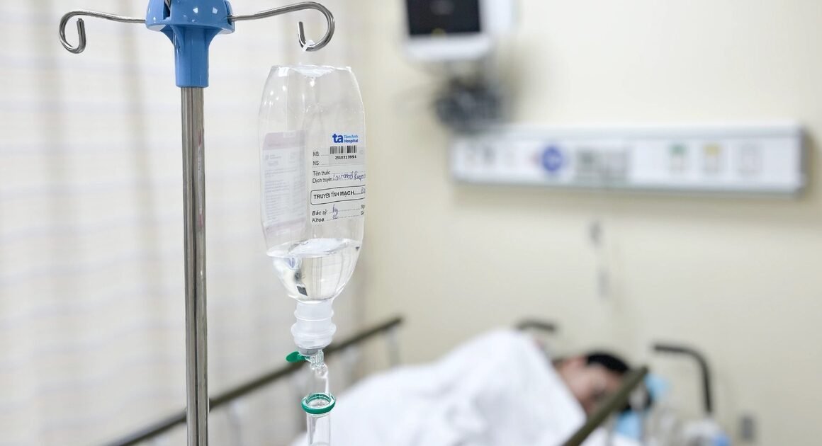 KHẨN: BÁNH MÌ GÂY NGỘ ĐỘC HƠN 83 BỆNH NHÂN ĐANG CHIẾM GIƯỜNG TẤY BỆNH!