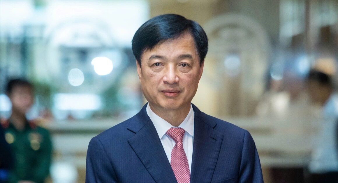 BỘ CHÍNH TRỊ BẤT NGỜ PHÂN CÔNG NGUYỄN DUY NGỌC CHỨNG KIẾN BƯỚC ĐỘT PHÁ HỘI NGỘ THÀNH PHỐ HÀ NỘI MỚI NHIỆM KỲ 2025-2030