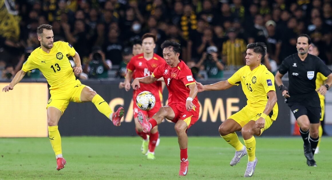 hai nhà báo danh tiếng chỉ trích gay gắt trách nhiệm của FAM trong án phạt từ fifa!