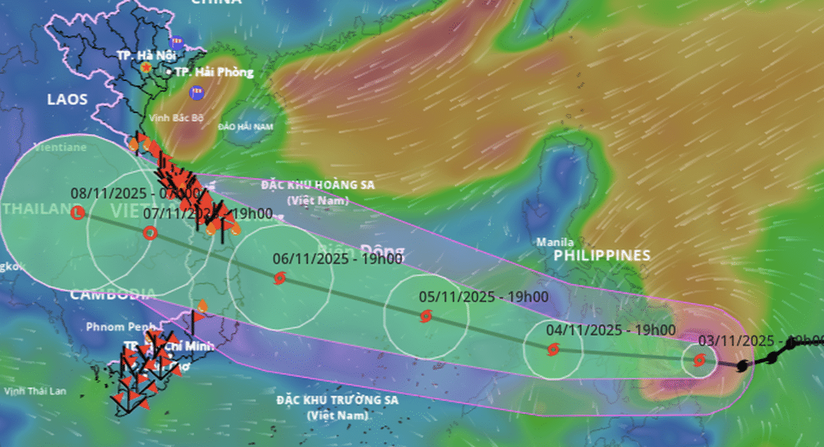 BÃO KALMAEGI ĐANG GẦN KẾT, CÓ GÌ CHỜ ĐỢI 5 TỈNH MIỀN TRUNG?
