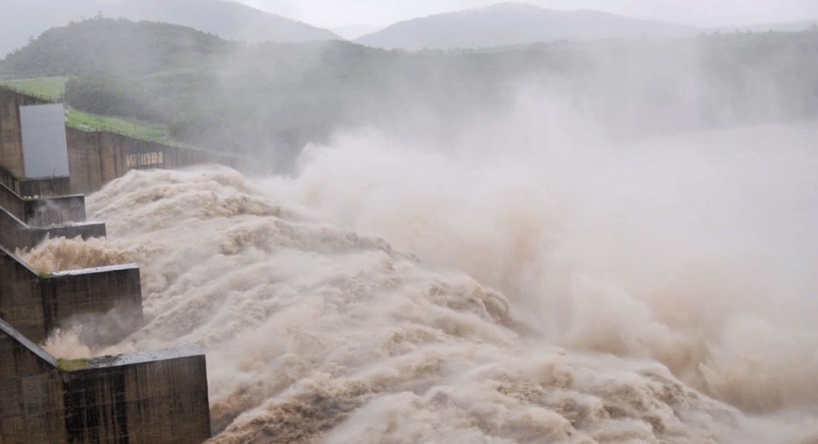 ĐÒI HỎI TRÁCH AI KHI XẢ LŨ? CHỦ HỒ ĐÚNG QUY TRÌNH, DÂN CHẠY KHÔNG KỊP!