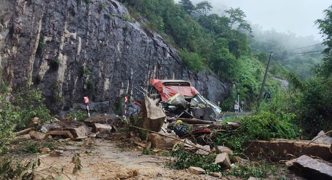 TOÀN CẢNH VỤ SẠT LỞ ĐẨY KHẨN CẤP 6 NGƯỜI CHẾT, 16 NGƯỜI THƯƠNG NẶNG TẠI KHÁNH HÒA!