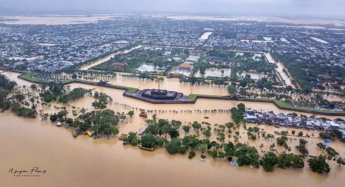 MƯA LỚN VÀ NGẬP LỤT NẰM TRONG TẦM BẤT NGỜ Ở MIỀN TRUNG!