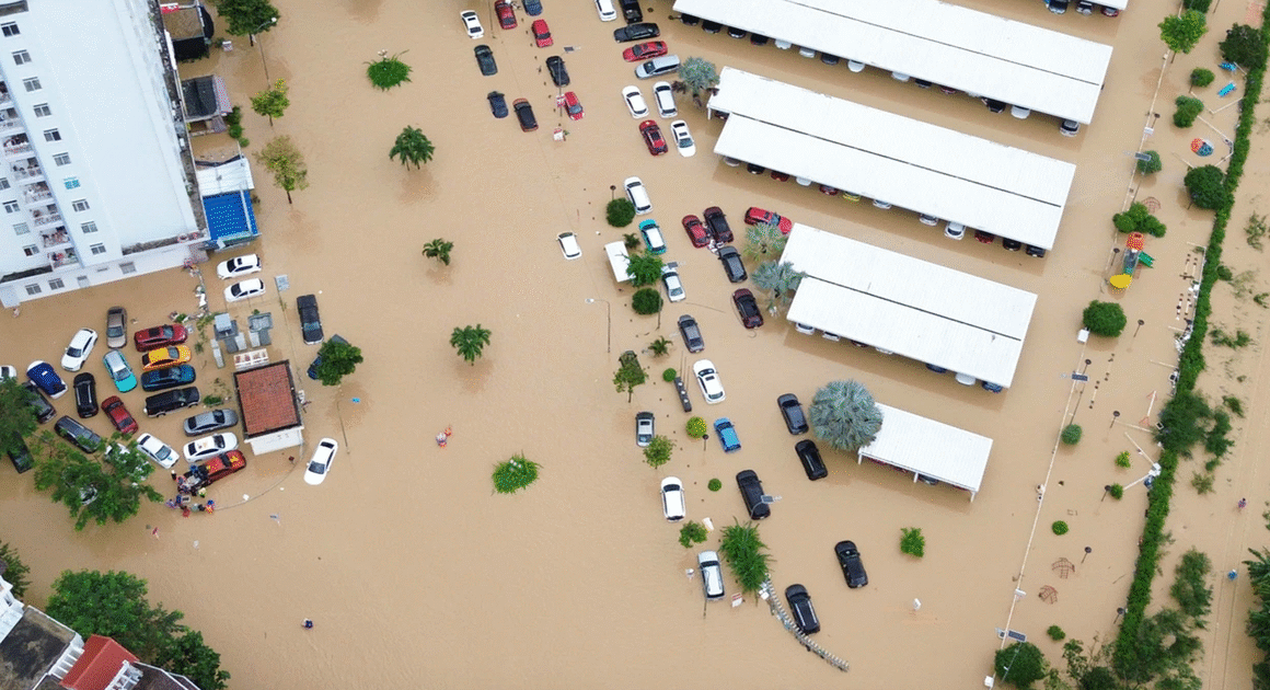LŨ TRÊN SÔNG KRÔNG ANA ĐANG LÊN, TRONG KHI MƯA GIẢM DẦN TRÊN TOÀN ĐỊA BÀN