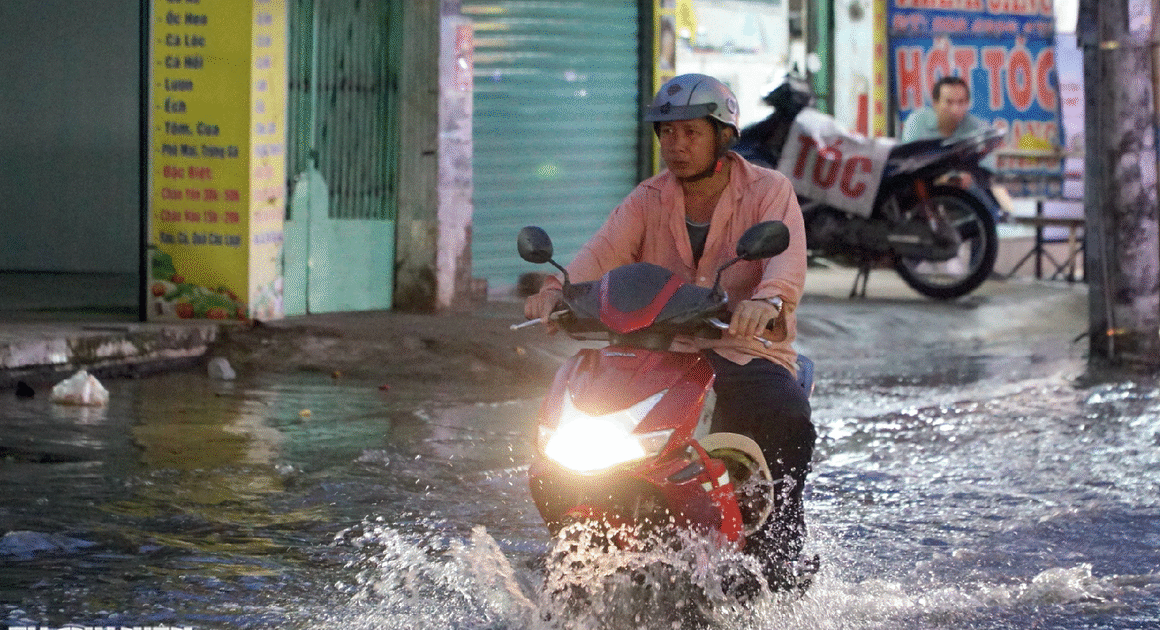 SÔNG SÀI GÒN VÀ ĐỒNG NAI DỌN DÒN NGẬP: BÃO NƯỚC ĐANG ĐẾN GẦN TRONG CHIỀU HÔM NAY!