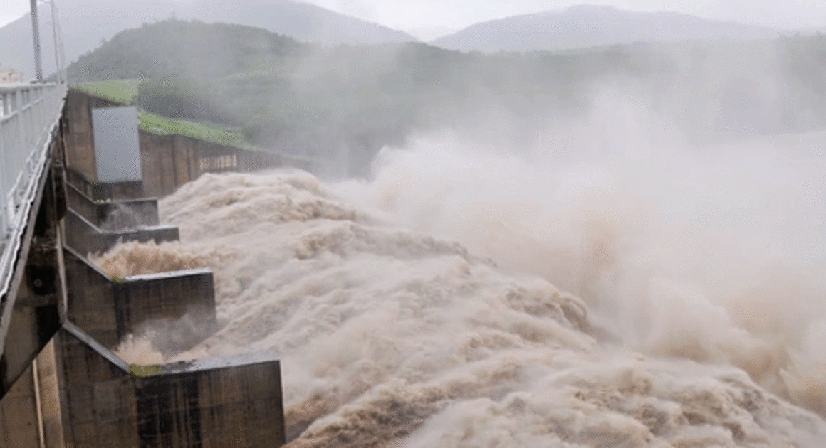 BỘT NGỜ VỚI QUY TRÌNH PHỐI HỢP ĐẢM BẢO AN TOÀN TRƯỚC THỦY ĐIỆN XẢ LŨ!