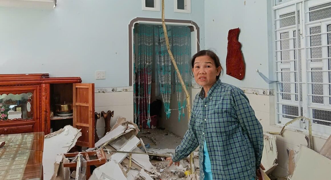 KHI GIÓ MẠNH NHẤT, 7 MỆNH GIA ĐÌNH PHẢI TRÚ ẨN TRONG NHÀ VỆ SINH CHỐN BÃO KIỆT SÂN NHÀ!