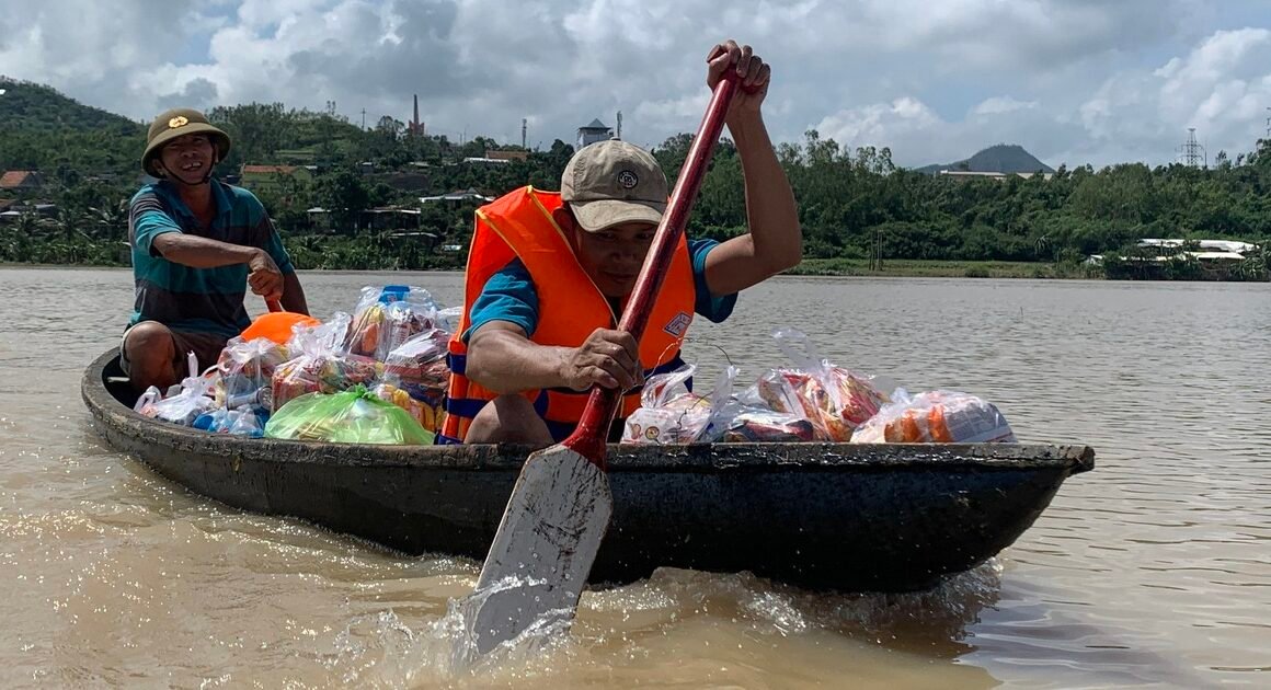 LŨ LỤT KINH HOÀNG ĐÁP ỨNG SAU BÃO KALMAEGI GIÚP XÓA NỖI KHOẮNG KHĂN CỦA NGƯỜI DÂN ĐỒNG CHÁY!