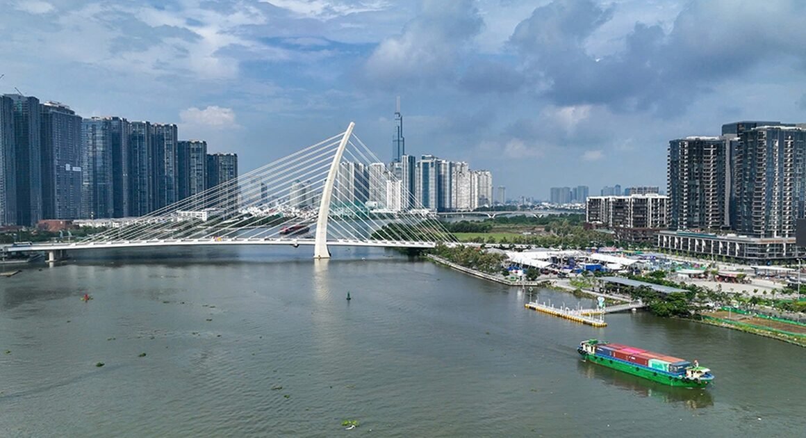 KHÁM PHÁ NHỮNG BƯỚC ĐÁNG NHỚ CỦA VIỆT NAM ĐẾN NĂM 2025: KỶ LỤC, ĐỘT PHÁ VÀ HƯỚNG TỚI TƯƠNG LAI PHÁT TRIỂN RỰC RỠ!