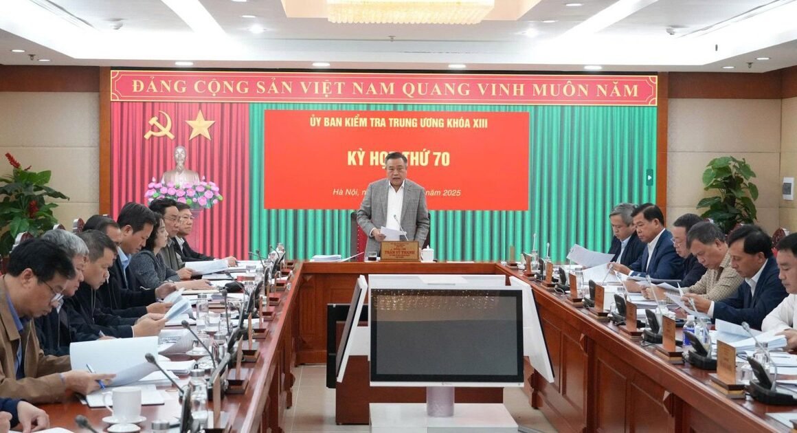 AI NGƯỜI CŨNG TỎ RA BẤT NGỜ TRƯỚC VỎI KỶ LUẬT CỦA ÔNG LÊ TẤN DŨNG VÀ ÔNG DOẶN MẬU DIỆP!