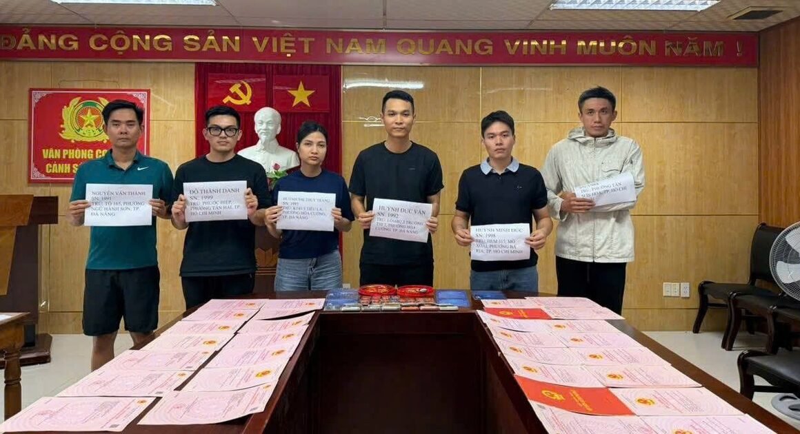 KHIẾP TỪNG NGƯỜI ĐẦU TƯ VỚI VỤ LỪA ĐẢO TiỀN ẢO KHỦNG, GÂY CHÁN VỚI HÀNH VI MẠO DANH DỰ ÁN “MA” GẦN 2 NGHÌN TỶ ĐỒNG!