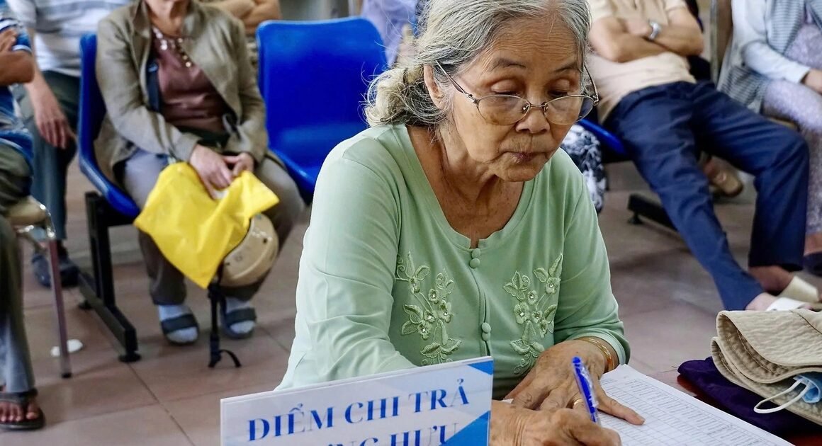 KHÁCH HÀNG ĐƯỢC BIẾT, CÓ ĐÒI HỎI VỀ LỊCH CHI TRẢ LƯƠNG HƯU VÀ TRỢ CẤP TẾT DỊP NGHỈ DƯƠNG LỊCH 2026!