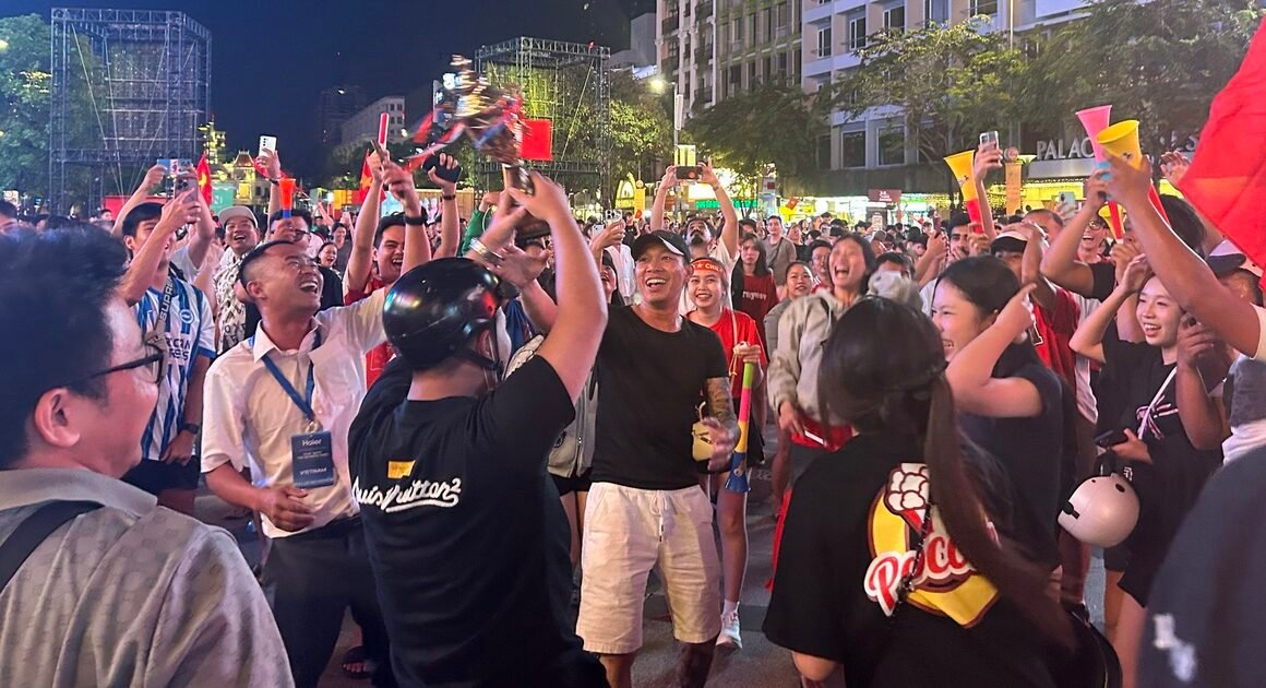 CHÚNG TA ĐÃ LẬP KẾ HOẠCH GÌ ĐỂ CHIẾN THẮNG THÁI LAN, VỚI CẢ NƯỚC NHƯ NGƯỜI HÒA NHẠC ĐÓN CHÀO?