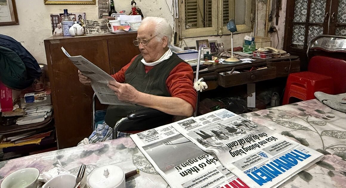 KHI HÀ NỘI CHƯA MỞ BƯỚC, CHÚNG TÔI ĐÃ BẮT ĐẦU HÀNH TRÌNH PHÁT HÀNH BÁO CHO MỌI NGƯỜI.