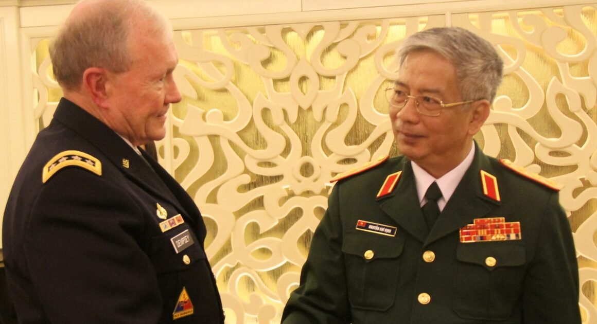 KHÁI QUÁT VỀ VIỆT NAM: LÃNH ĐẠO BỘ QUỐC PHÒNG MỞ LỐI GẦN GŨI VÀ GÂY ẤN TƯỢNG TÍCH CỰC QUA SỰ CHÂN THÀNH