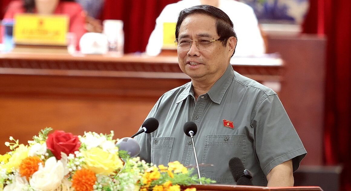 KHÁI QUÁT NGUỒN NHÂN LỰC NGÀNH GIÁO DỤC VÀ Y TẾ CẦN ĐƯỢC ĐẦY ĐỦ QUAN TÂM VÀ ĐẦY ĐỦ CHÚ TRỌNG