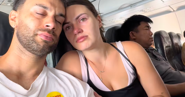 DƯ ÁN ĐÁNG CHUỐI TAY SAU CẢNH DU KHÁCH NƯỚC NGOÀI KHÓC LÒC TRÊN MÁY BAY RỜI VIỆT NAM