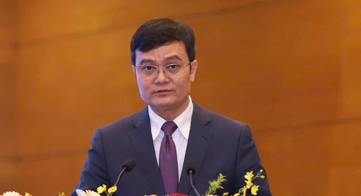 BÍ THƯ THỨ NHẤT TƯƠNG LAI CẦN HÀNH ĐỘNG NÀO ĐỂ ĐẢM BẢO NGƯỜI DÂN ĐƯỢC KHÁM SỨC KHỎE MIỄN PHÍ MỖI NĂM?