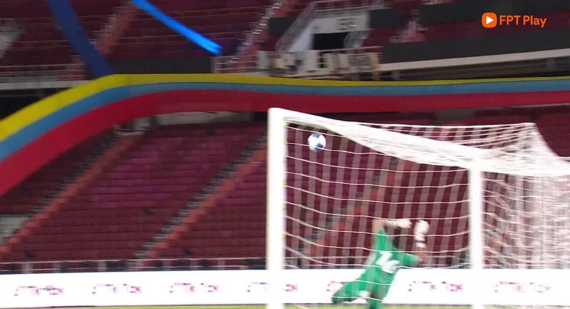 YOTSANKON BURAPHA GÂY SỐC VỚI BÀN THẮNG ĐỊNH MÌNH CHO U.23 THÁI LAN TRONG PHÚT ĐẦU CHẬM CHẮN!