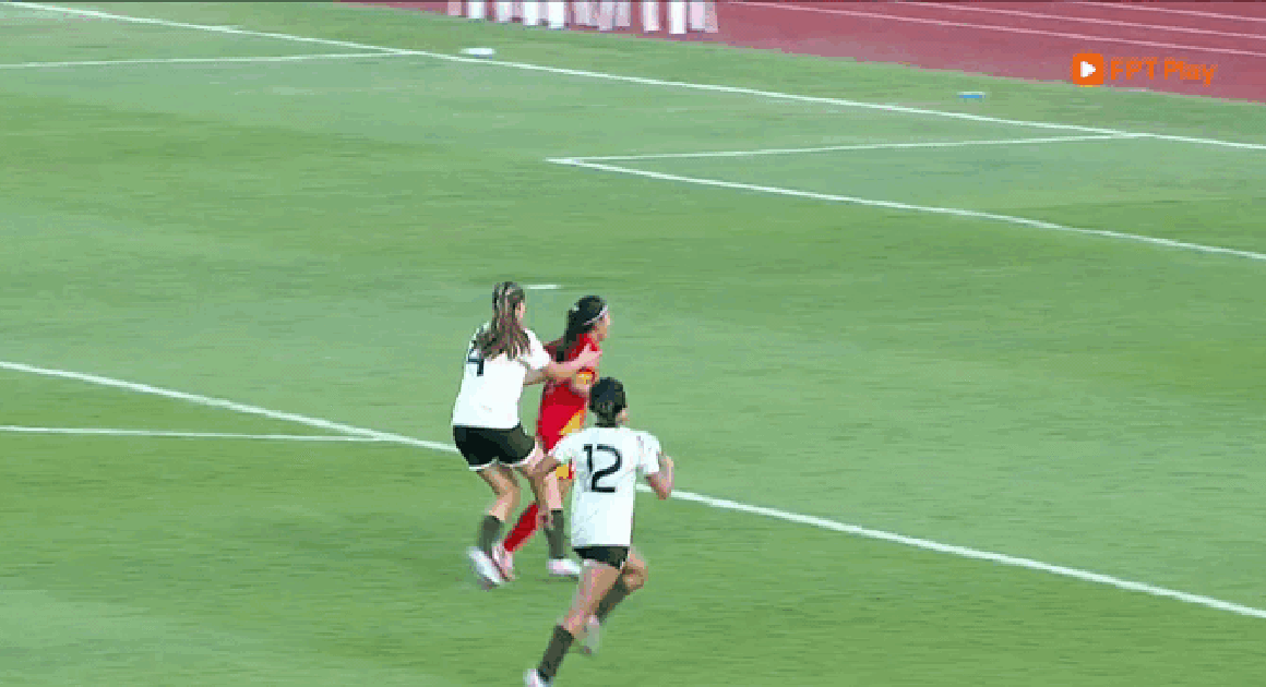 HUỲNH NHƯ LẬP KỶ LỤC GHI BÀN LIÊN TIẾP 6 KỲ ĐẠI HỘI, CHIẾM TRỘN BÁN KẾT SEA GAMES 33!