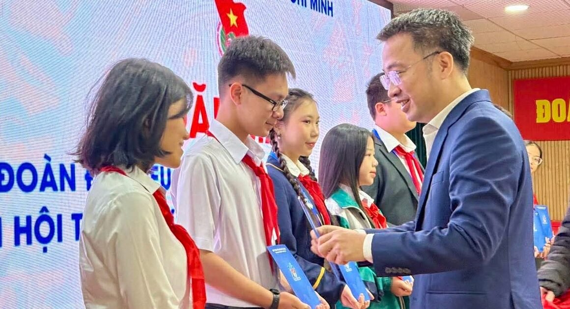 **KHÁNG CHIẾN VỦNG BỈNG CỦA 47 ĐẠI BIỂU ĐẠI DIỆN HƠN 20 TRIỆU THANH NIÊN, THIẾU NIÊN VÀ NHI ĐỒNG ĐẤU TRANH VÌ TỔ QUỐC!**