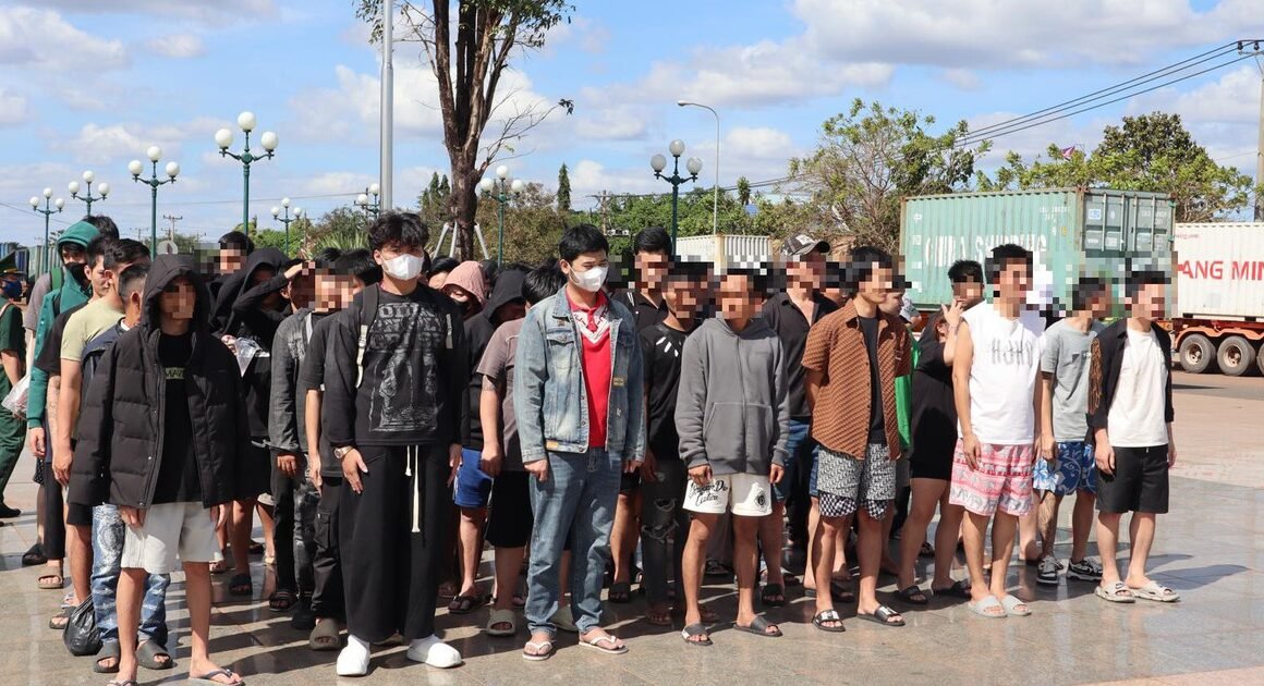 AI CẬP BẾN: HƠN 40 CÔNG DÂN VIỆT NAM CHẠY THOÁT KHỎI CƠ SỞ LỪA ĐẢO TRỰC TUYẾN Ở CAMPUCHIA!