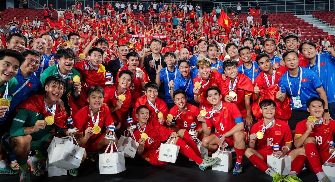 KHÔNG THỂ BỎ QUA: 304 VẬN ĐỘNG VIÊN VÀ HLV ĐƯỢC ĐỀ XUẤT XÉT TẶNG BẰNG KHEN THỦ TƯỚNG SAU SEA GAMES 33!