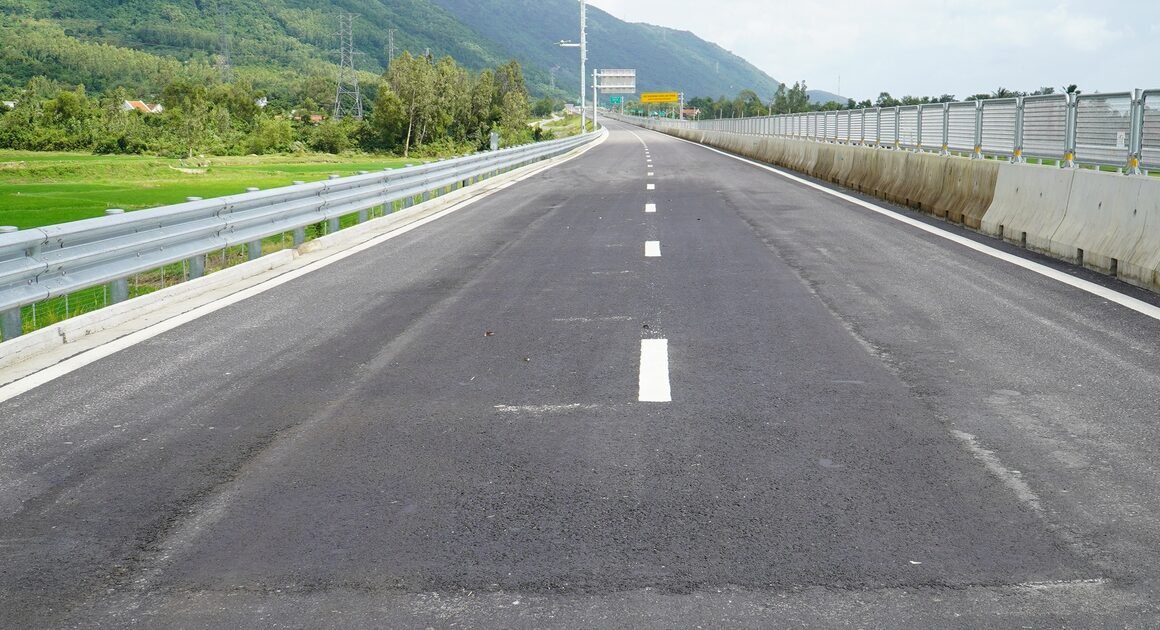 CHUYỂN ĐỘNG KHẨN CẤP TRÊN CUNG ĐƯỜNG CHƯA HOÀN THÀNH, NƠI ĐƯỜNG TỐI ƯU ĐÃ ĐANG GẬP GÂNH HƯ HẠI!