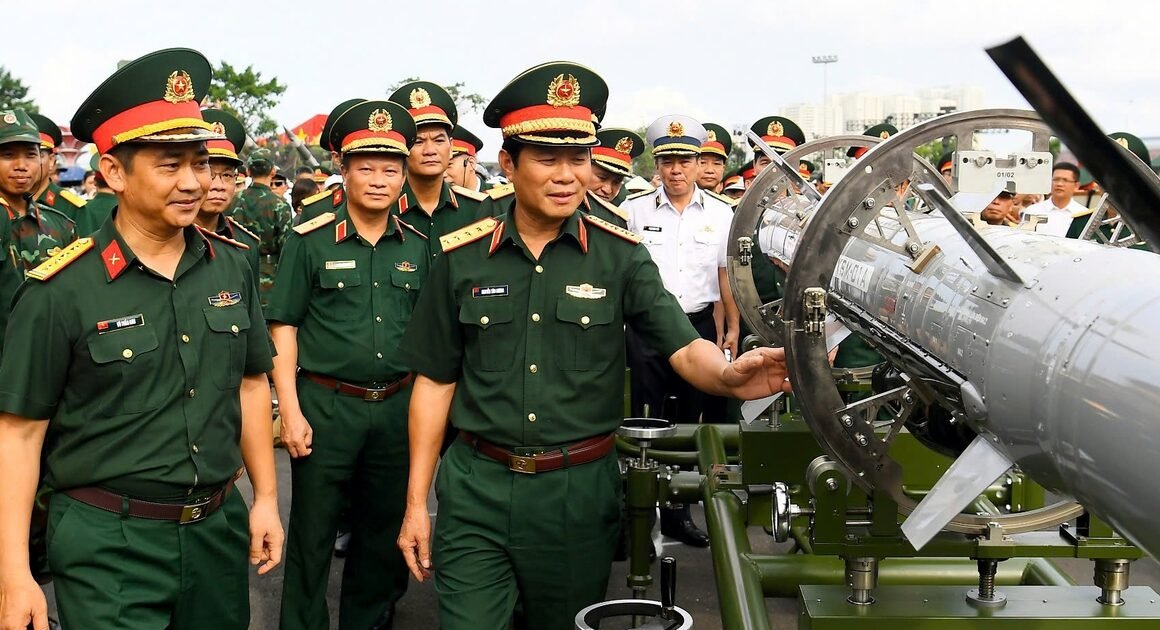 KHÁM PHÁ LỰC LƯỢNG QUÂN ĐỘI HIỆN ĐẠI VỚI VŨ KHÍ NGAO – TÀU NGẦM, TÀU TÊN LỬA, MÁY BAY CHIẾN ĐẤU!