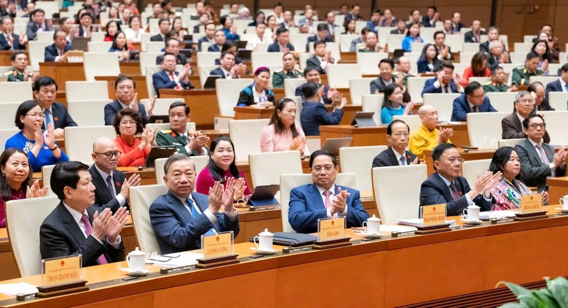 QUỐC HỘI CHƯA TỪBỎ ĐỔI MỚI VÀ PHÁT TRIỂN TRONG GẦN 5 NĂM QUA!
