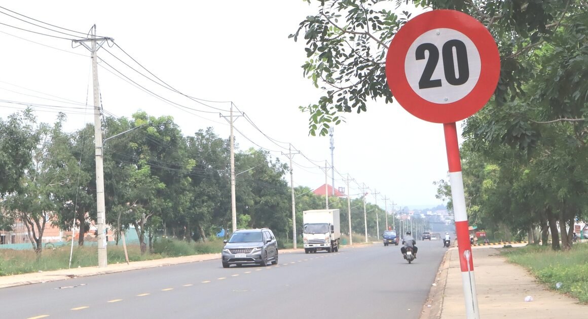 TẠI SAO CÁC BIỂN BÁO HẠN CHẾ TỐC ĐỘ 20 KM/GIỜ Ở ĐỒNG NAI ĐƯỢC ĐỀ NGHỊ THÁO DỠ?